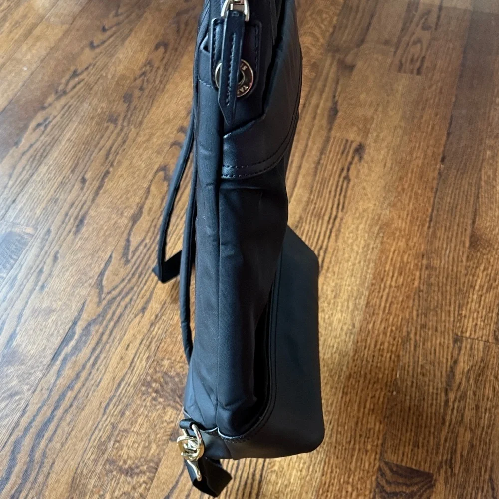Targus California Black Women's Tote Backpack Office Casual School